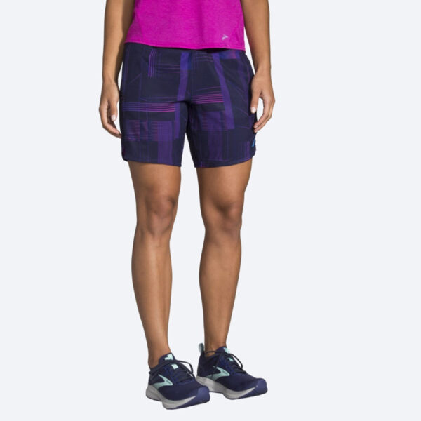 شورت ورزشی زنانه بروکس Brooks Chaser 7" Short سرمه ای طرح دار