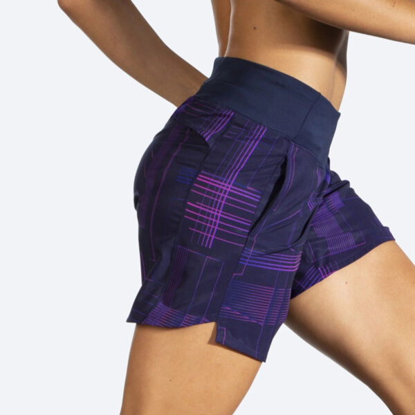شورت ورزشی زنانه بروکس Brooks Chaser 5" Short سرمه ای طرح دار
