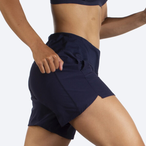 شورت ورزشی زنانه بروکس Brooks Chaser 7" Short سرمه ای