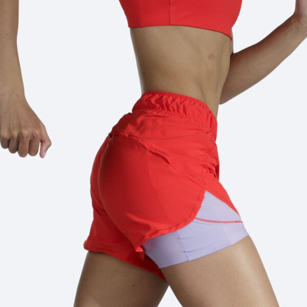 شورت ورزشی زنانه کشاله دار بروکس Brooks Chaser 5" 2-in-1 Short قرمز
