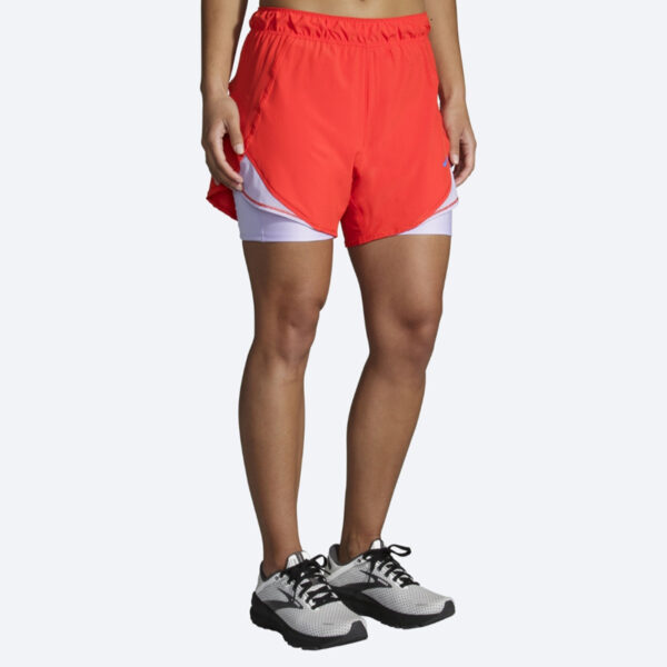 شورت ورزشی زنانه کشاله دار بروکس Brooks Chaser 5" 2-in-1 Short قرمز