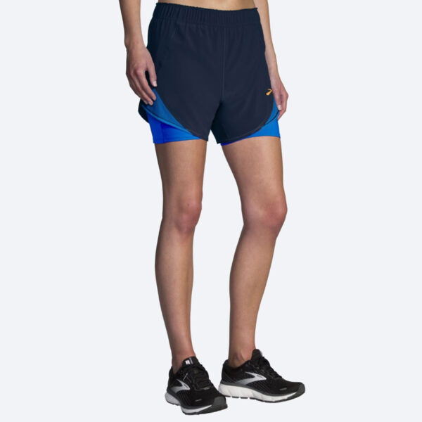 شورت ورزشی زنانه کشاله دار بروکس Brooks Chaser 5" 2-in-1 Short سرمه ای آبی