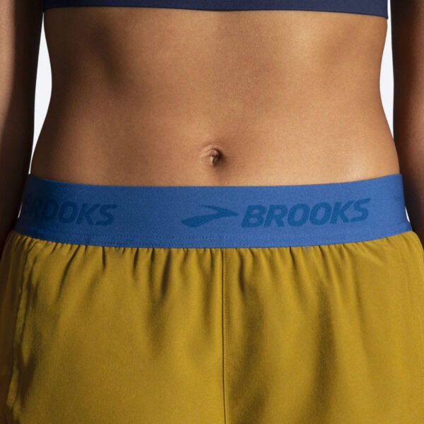 شورت ورزشی زنانه بروکس"Brooks chaser 3 زیتونی سوخته