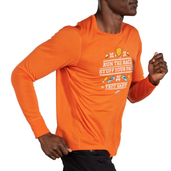 بلوز ورزشی مردانه بروکس Brooks Distance Long Sleeve نارنجی طرح دار