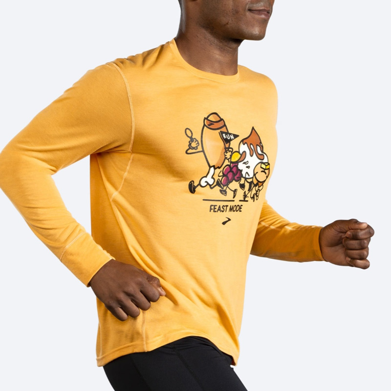 بلوز ورزشی مردانه بروکس Brooks Distance Long Sleeve زعفرانی طرح دار