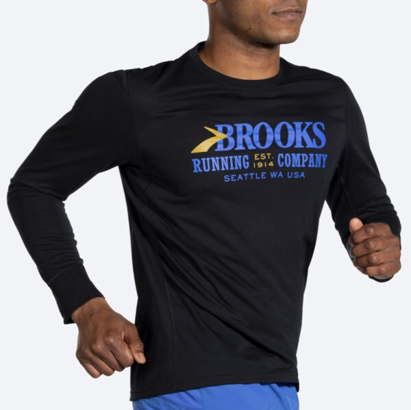 بلوز ورزشی مردانه بروکس Brooks Distance Long Sleeve مشکی طرح دار