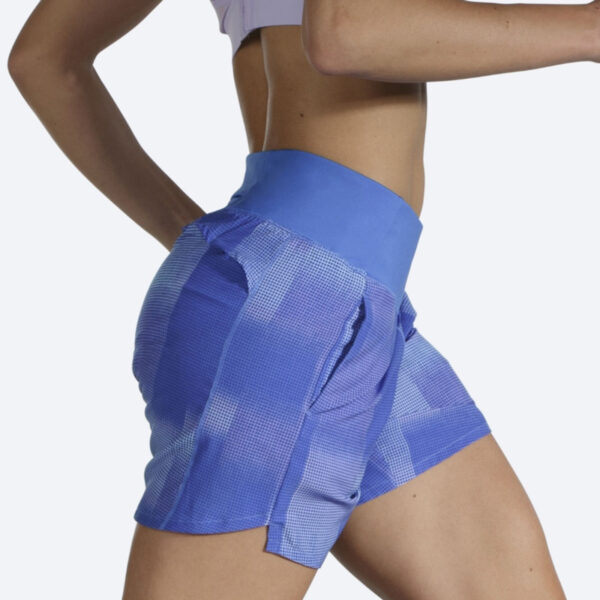 شورت ورزشی زنانه بروکس Brooks Chaser 7" Short آبی طرح دار