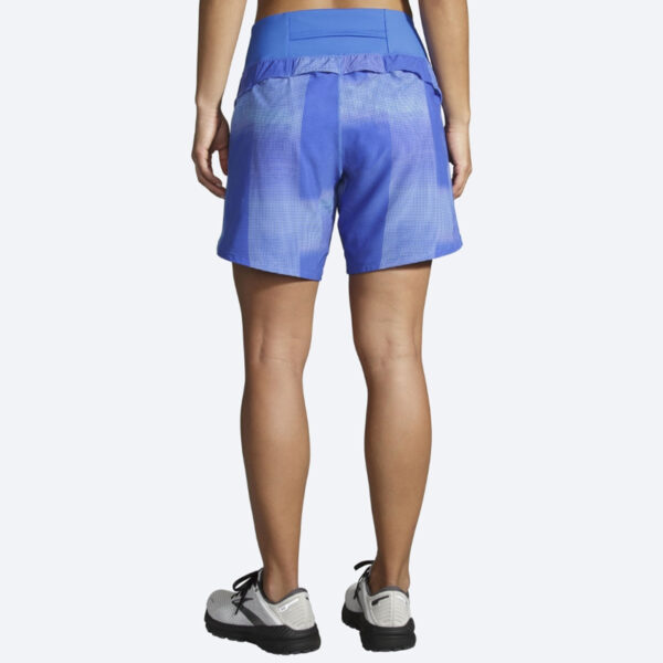 شورت ورزشی زنانه بروکس Brooks Chaser 7" Short آبی طرح دار