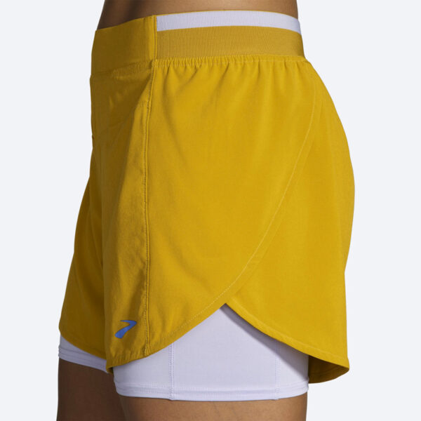 شورت ورزشی زنانه کشاله دار بروکس Brooks Run Within 4" 2-in-1 Short طلایی