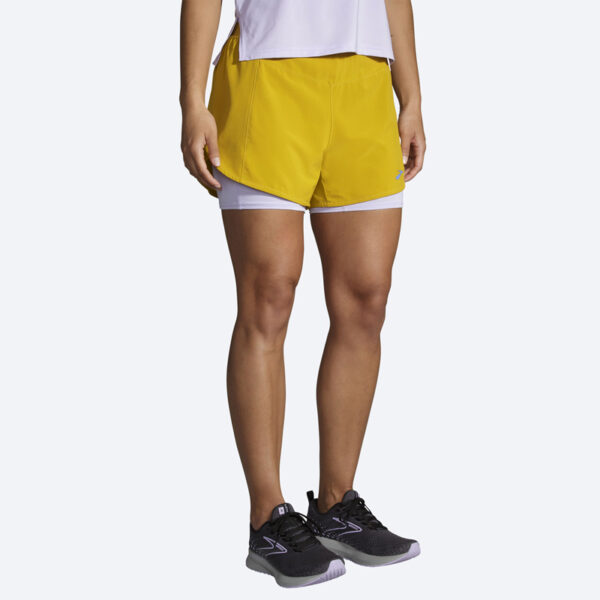 شورت ورزشی زنانه کشاله دار بروکس Brooks Run Within 4" 2-in-1 Short طلایی