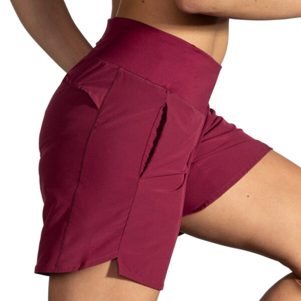 شورت ورزشی زنانه بروکس Brooks Chaser 7" Short زرشکی