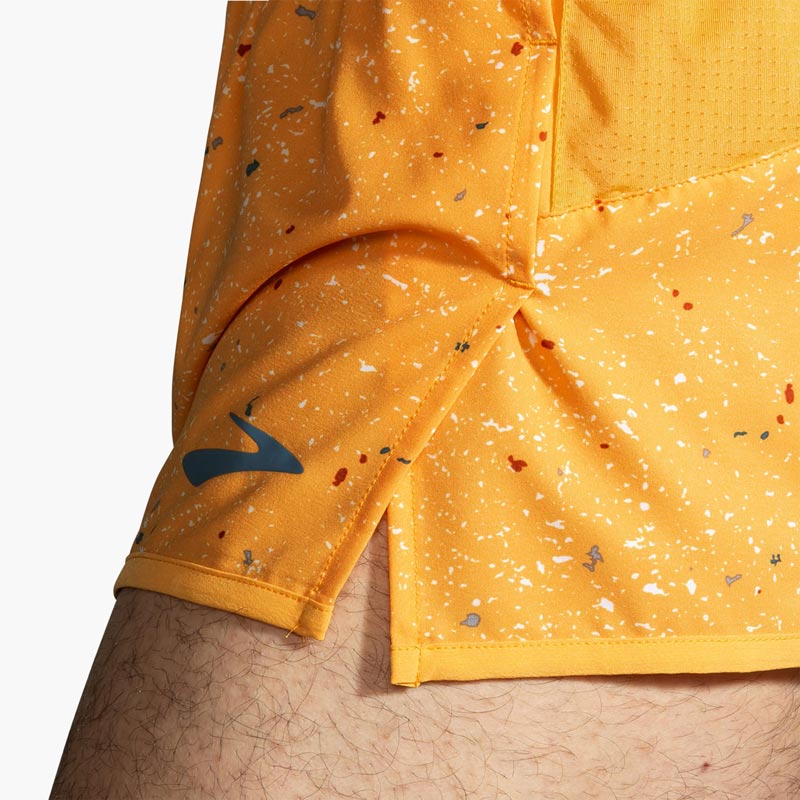 شورت ورزشی مردانه بروکس Brooks Sherpa 3" Split short زرد طرح دار