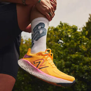 کفش زنانه رانینگ نیو بالانس New Balance W1080M12 زرد