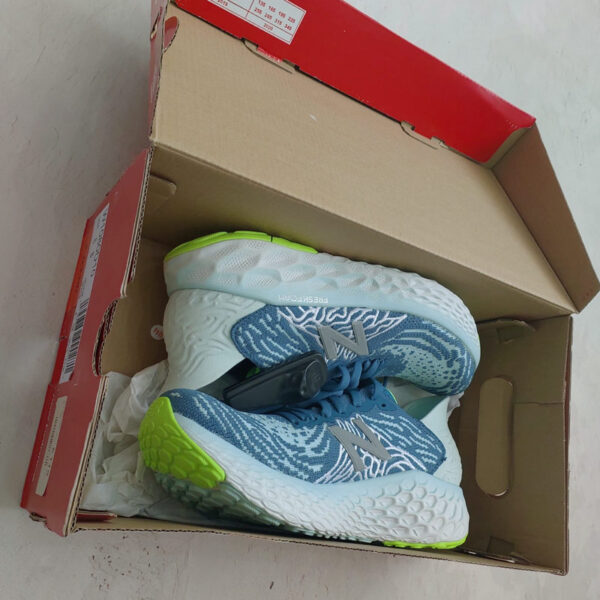 کفش زنانه رانینگ نیو بالانس New Balance W1080D10 اقیانوسی طرح دار