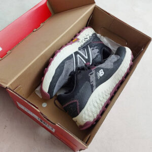 کفش تریل نیو بالانس زنانه New Balance WTHIERT7 مشکی طوسی