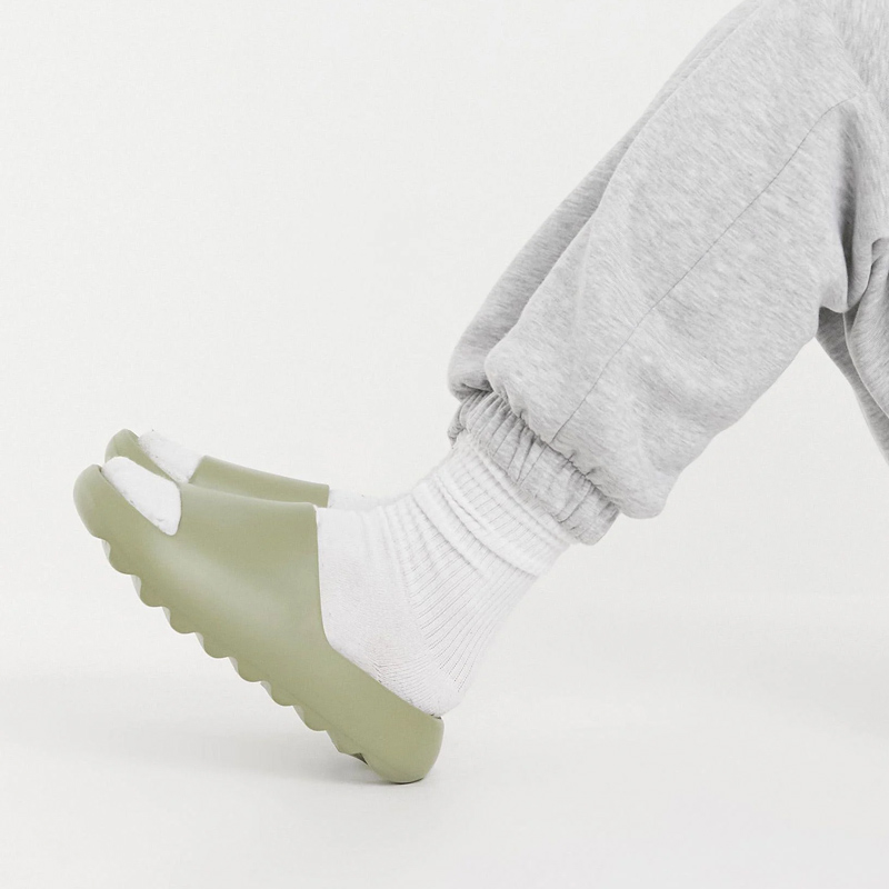 صندل آسوس Asos Shark Tooth Asos Yeezy Slides سبز سیج - Image 2
