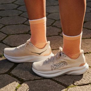 کفش رانینگ زنانه هوکا Hoka Running Shoes Mach 6 کرمی